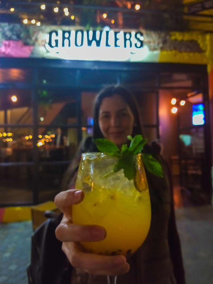 MigranteTurista's tweet photo. Burguer Night y Cocktail Night en @growlerscc #Palermo #BsAs https://t.co/S1uKzaTW68