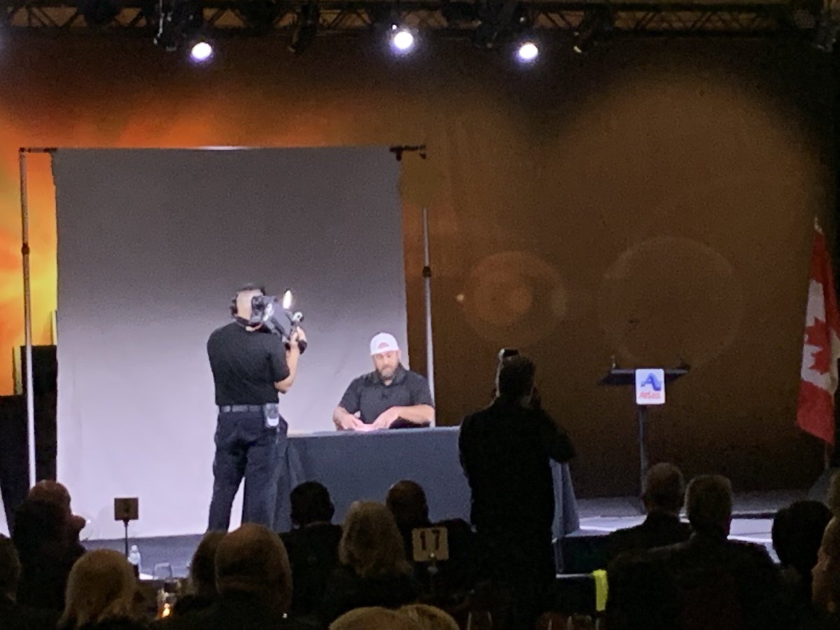 NextLevelProds's tweet image. Great to be with @JonDorenbos in San Antonio last week.  What an amazing story of attitude and strength and perseverance thru adversity.  Mix in some world class magic and you’ve got a standing O keynote performance!