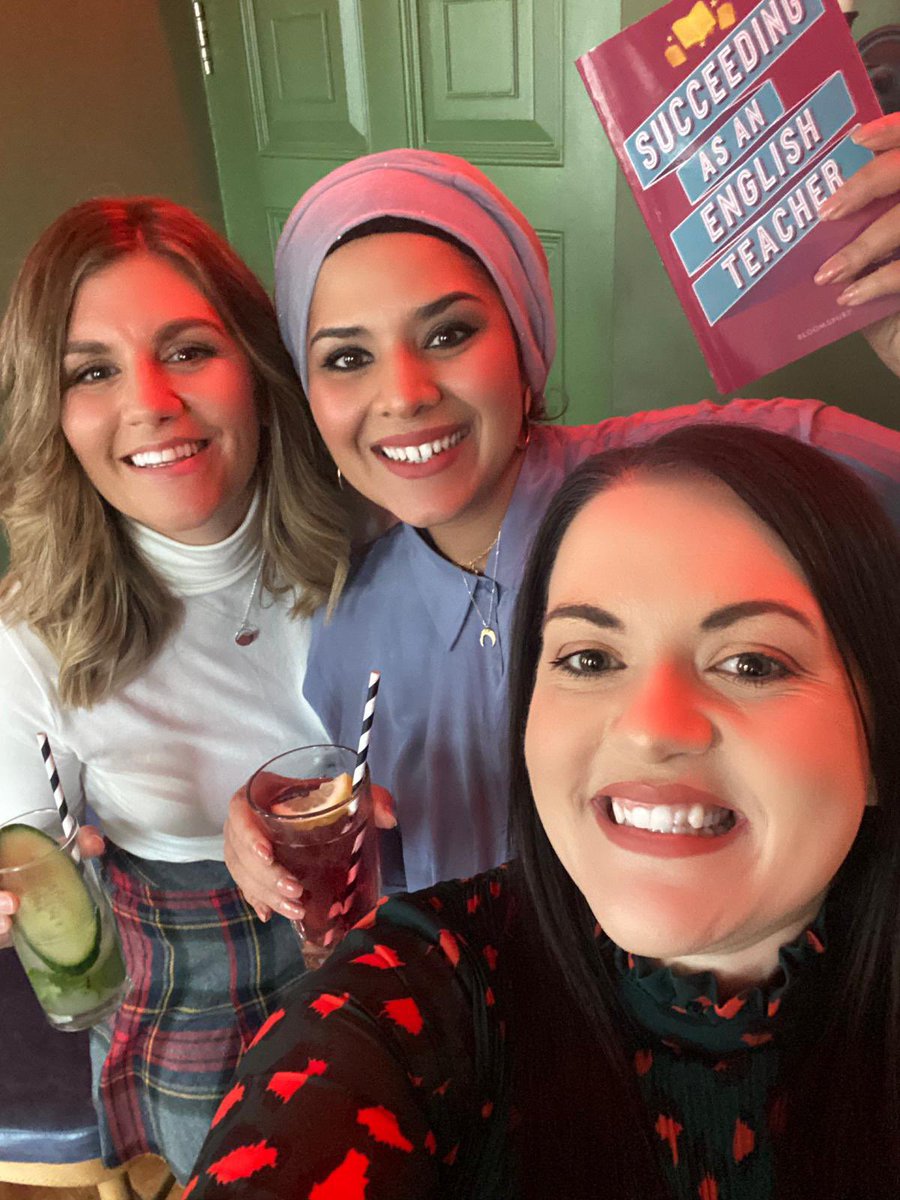zssnas's tweet image. #SuccessinEnglish Book Launch is now LIVE!!! @abbiemann1982 @DeeCanEnglish @HWimbushEnglish @Lit_liverbird @HoDandHeart @MrsRHEnglish @andy_samm @lauratsabet @TillyTeacher @mrsbrewtandcake @Xris32 @LyndsayBawden @SPryke2 #SuccessinEnglish