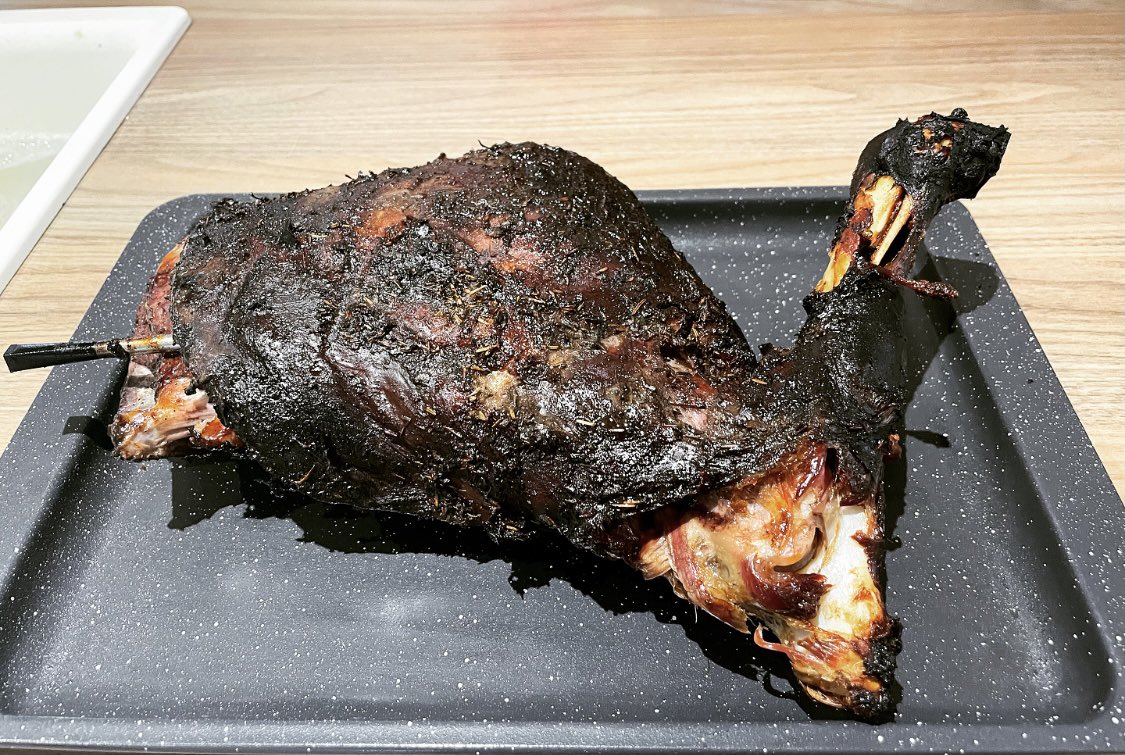 elkmere's tweet image. Making the most of the not so bad weather #lambshoulder #pulledlamb #bbq #meater #elkmere