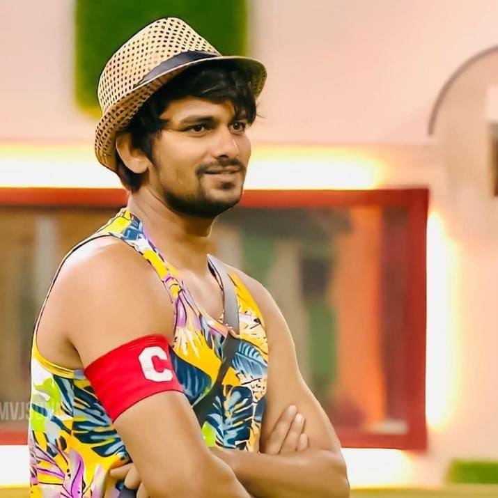 A Y A N🔥 tweet media