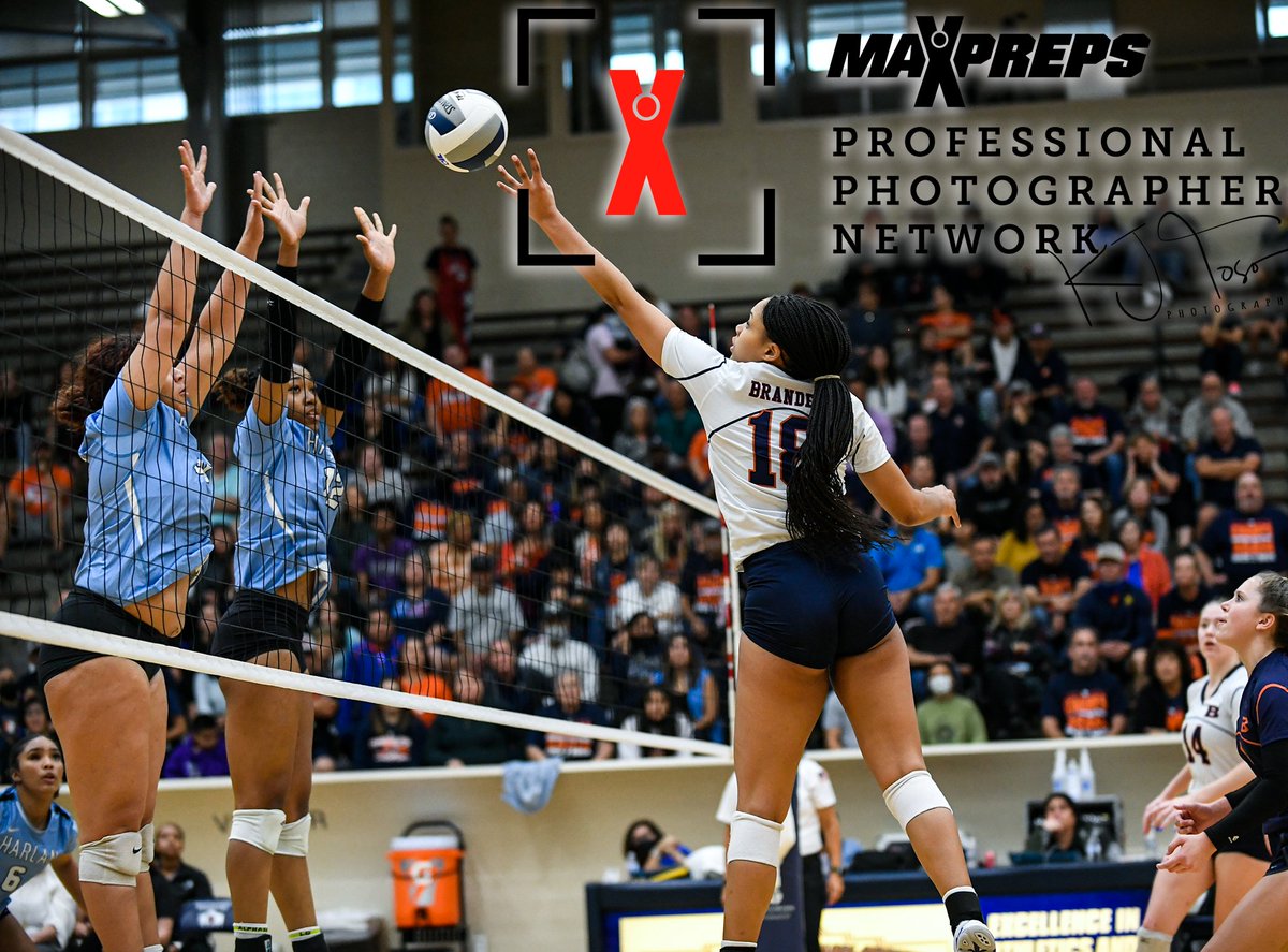 My coverage of UIL Region 4 Semi-Final Harlan vs Brandeis for <a href="/SA_MAXPREPS/">San Antonio MaxPreps</a>. More photos at: t.maxpreps.com/3HfuSGN <a href="/HarlanHawks_VB/">Harlan Volleyball</a> <a href="/BrandeisVB08/">Brandeis Volleyball</a>