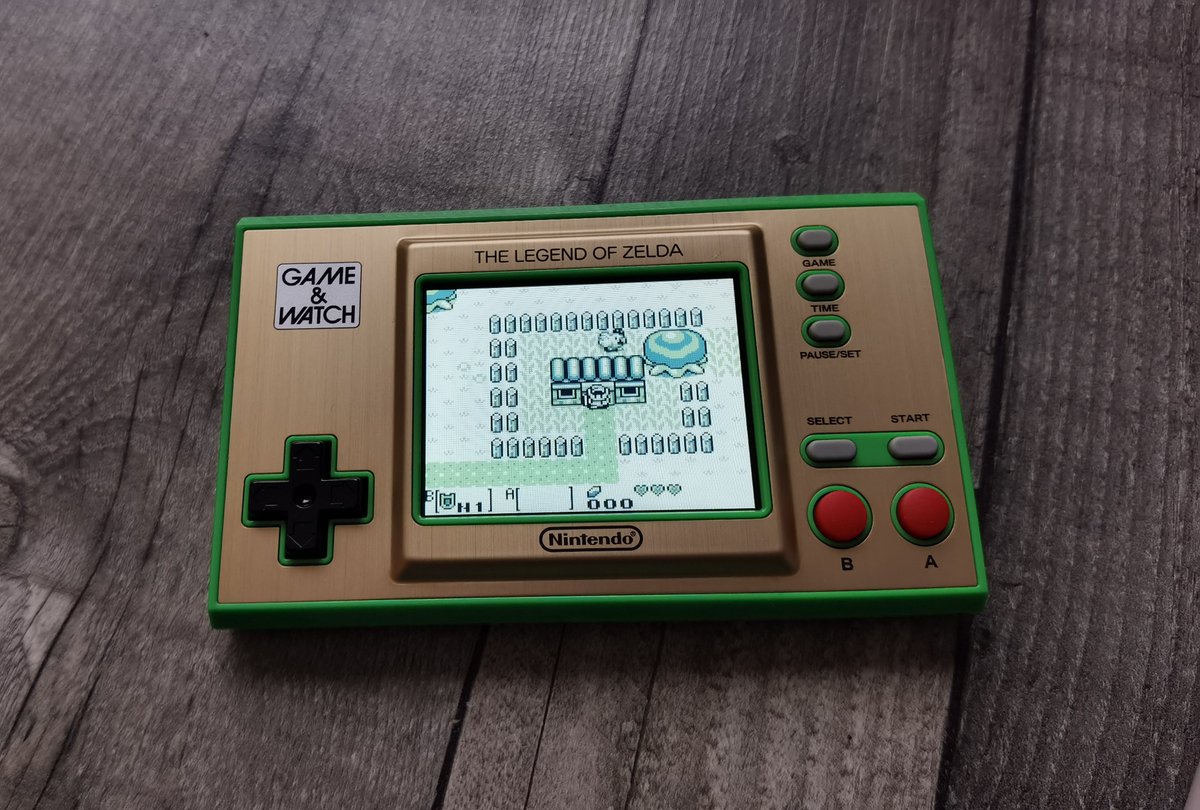 Ze_Redge's tweet photo. Avoir une console avec des emulateurs n'empêche pas d'acheter des jeux originaux, au contraire...

#GameAndWatchZelda VS #GPiCase + #RaspberryPiZero2W + #recalbox https://t.co/o8tpof2E3z