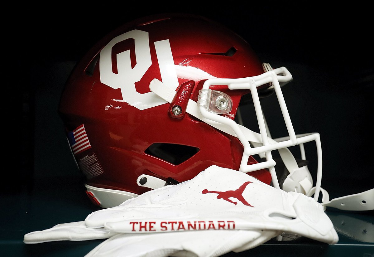 OU_Football's tweet photo. Battle gear.

#ChampionshipNovember https://t.co/WzaLK4ovcL