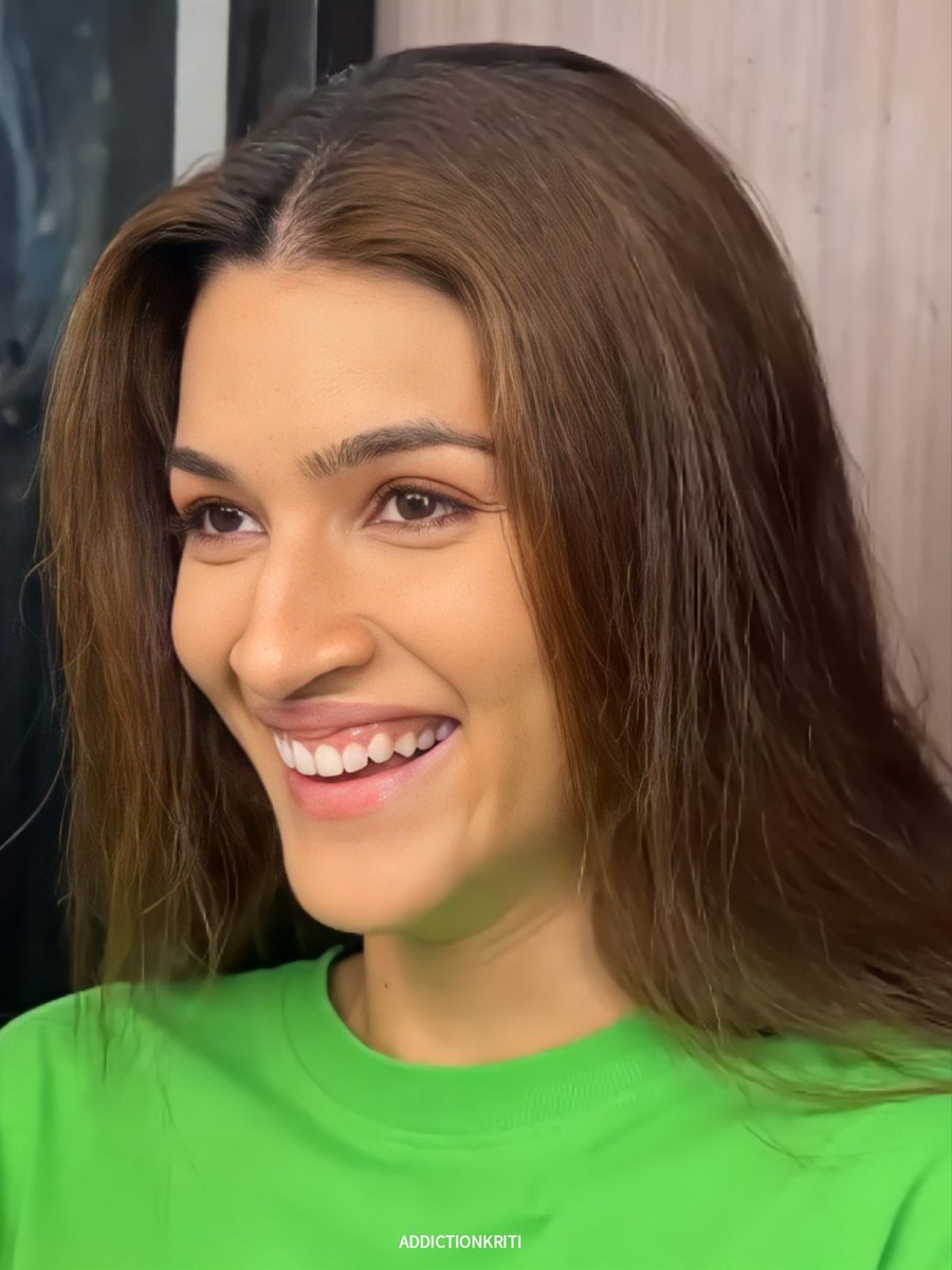 AddictionKriti's tweet photo. CutieSanon 🥺💚❤️

#KritiSanon https://t.co/IKaUWJBAkf