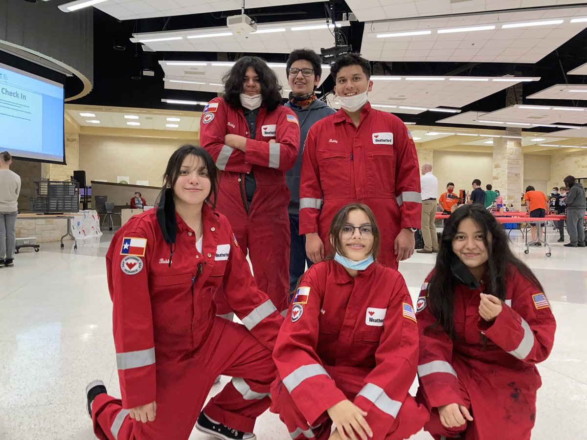 DVISD_EdTech's tweet photo. Today is the day! Meet the FIRST @DVISD_DVHS #Robotics team to compete @BESTRobotics. #DVProud @DVISD_CTE #DVISD_Robotics https://t.co/tKGIn54MZe