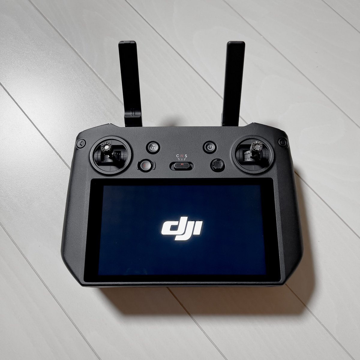 DroneCatsGraph's tweet image. まずは新世代送信機 DJI RC Pro を入手

#DJI #RCPRO #MAVIC3 #smartcontroller #スマート送信機