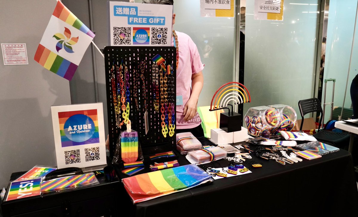 Christinedu666's tweet photo. Inside the rainbow market, many stalls sell their products and visitors need to pay for this. However, there are also some free souvenirs giving to visitors, such as stickers, tattoo stockers, condoms, files, etc.
#RainbowMarket 
#hkp2021 https://t.co/sxZCeShFCG