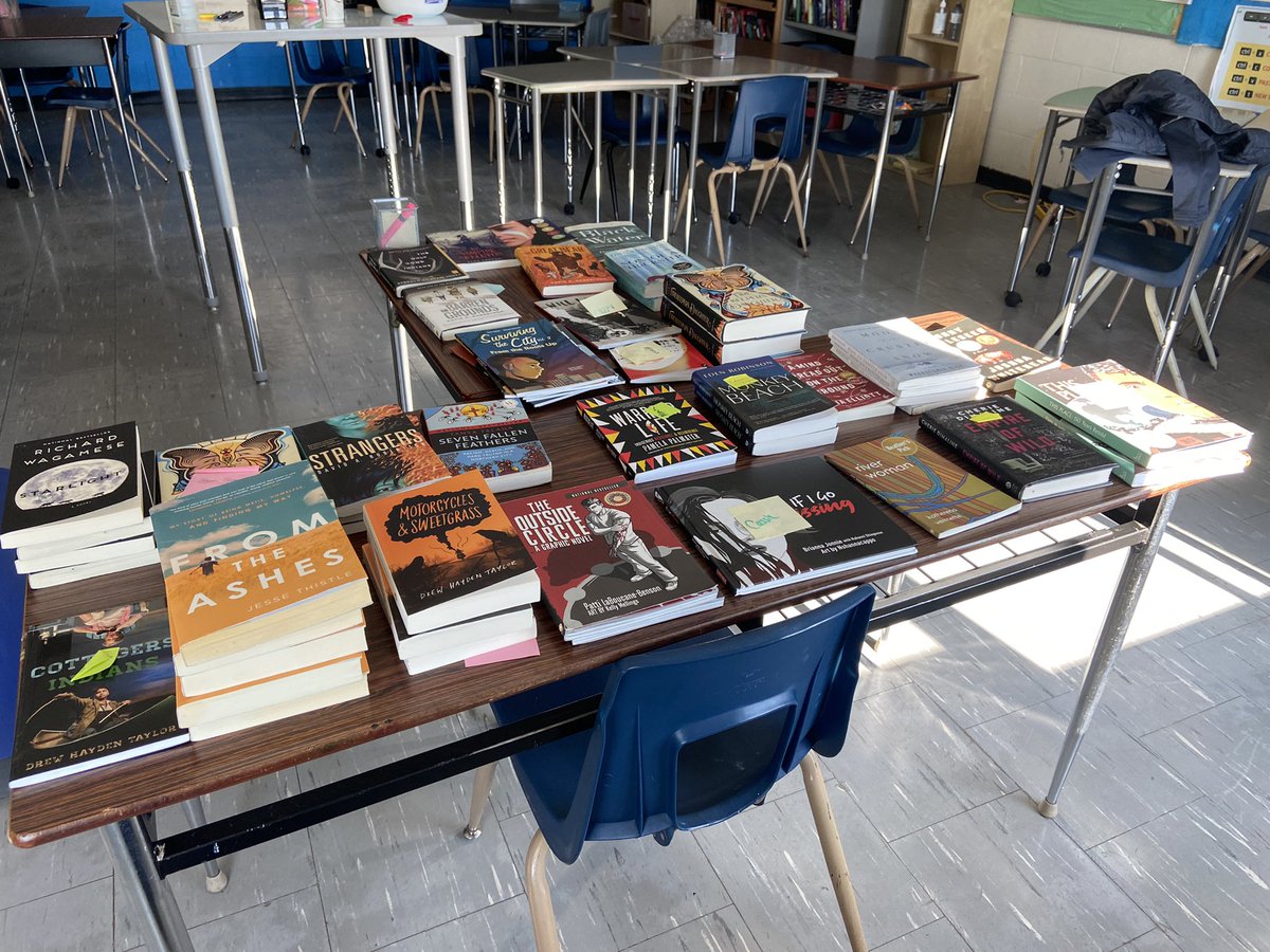 MrsHackett305's tweet photo. These are *some* of the titles that my #NBE students read this year. Some students read 10+ texts in 10 weeks. Others read 1 or 2. It was amazing to hear them make connections to what we were learning and how this informed their understanding. #SelfSelectedReading #LitCircles https://t.co/rPLbDupwzT