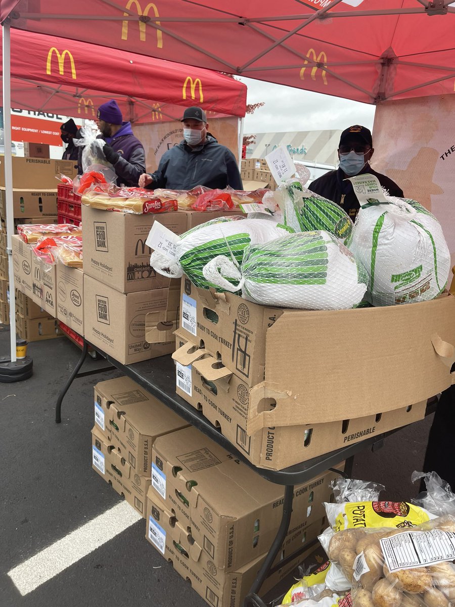 BMOAChicagoland's tweet photo. Get your turkey with all the trimmings at our 21st Annual Food for the Body and Spirit! Pull up to 6093 Broadway Ave., Merrillville, IN. We’re here while supplies last!! #bmoachicagoland #tistheseason #HappyThanksgiving 🦃🍁 https://t.co/1gF4Am7M67