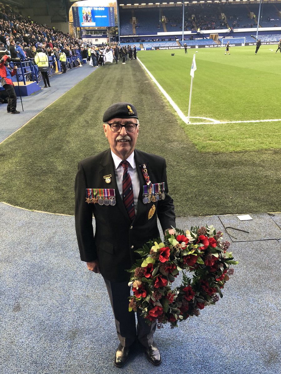 Scoz1985's tweet photo. My old man doing me proud today laying the remembrance wreath today @swfc
#LestWeForget https://t.co/dq1286L8R5