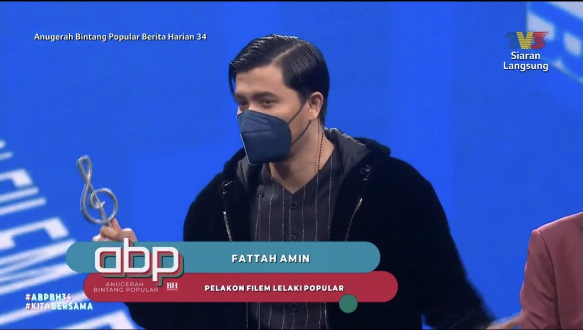 mstaronline's tweet photo. Pelakon filem lelaki popular… Fattah Amin!! 🥳🎉🎊
#mstar
#abpbh34 https://t.co/keIKiKrYZ9