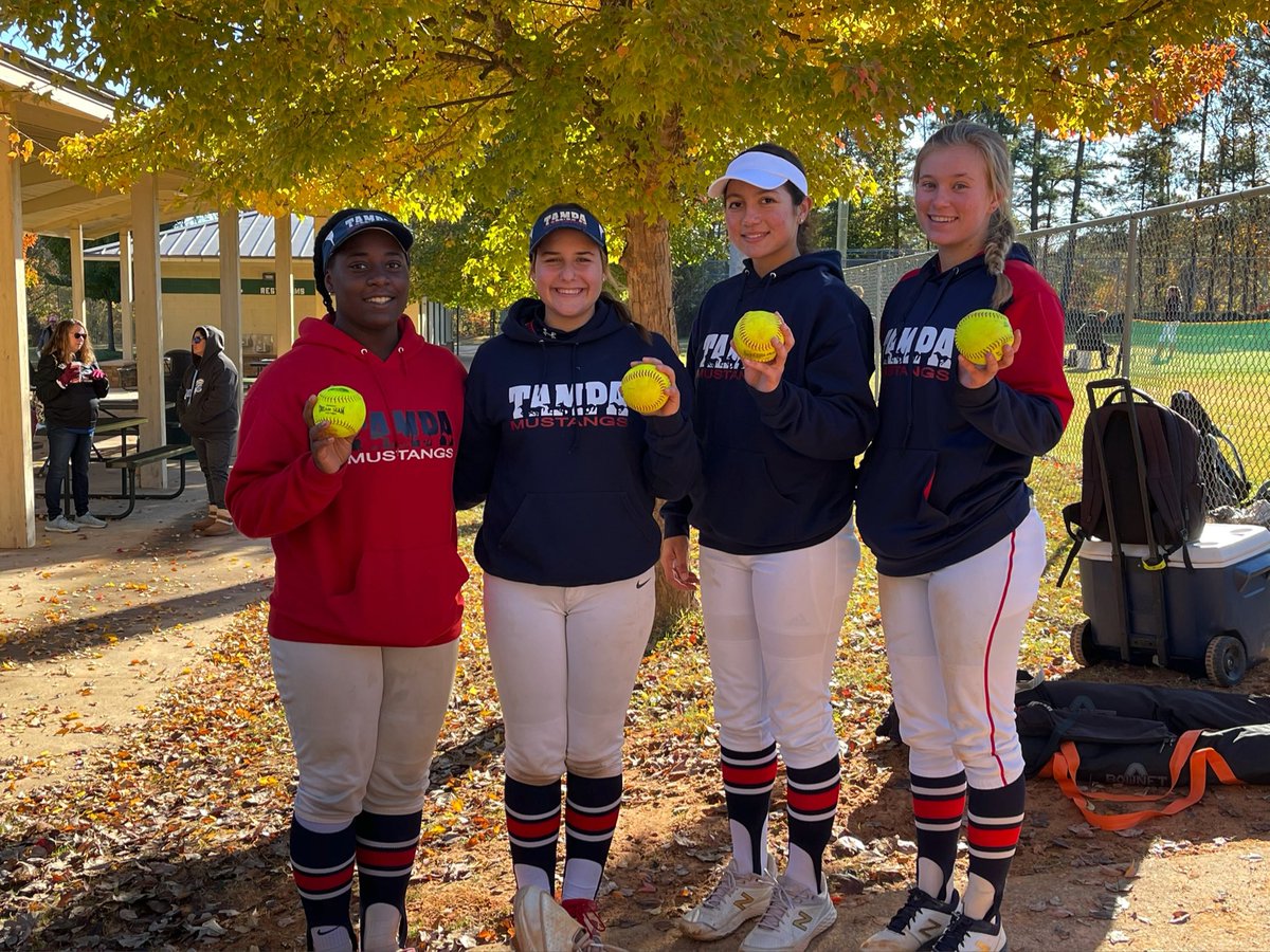 Tampa Mustangs Neptune (@neptunemustangs) on Twitter photo Great start to the day with 4 going yard this morning. Nice job, ladies! <a href="/kadence_means/">Kadence Means</a> <a href="/SydneyF13417276/">Sydney Fowler</a> <a href="/ValladAlyssa/">Alyssa Vallad</a> <a href="/KealaHollenkamp/">Keala Hollenkamp (KK)</a> Great start to the day with 4 going yard this morning. Nice job, ladies! <a href="/kadence_means/">Kadence Means</a> <a href="/SydneyF13417276/">Sydney Fowler</a> <a href="/ValladAlyssa/">Alyssa Vallad</a> <a href="/KealaHollenkamp/">Keala Hollenkamp (KK)</a>