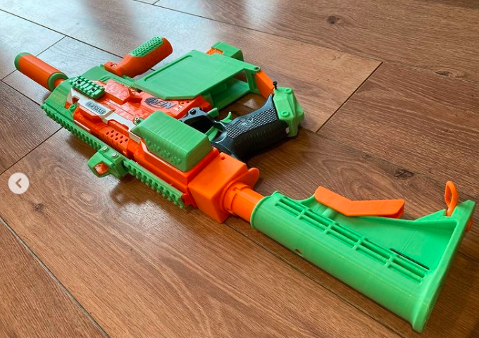 3DFilaPrint's tweet photo. #Nerfgun from @beerbeargrizzly using @esun3dfilament @3dfilaprint - the #colour looks GREAT! 
**
'Printing is done, now onto the internals &amp; a tidy up.
Very happy with the look.'
#esun #peakgreen #orangefilament #3dfilaprint #elegoo #nerf #nerfstryfe #nerf3dprinting https://t.co/3i6tn4JV10