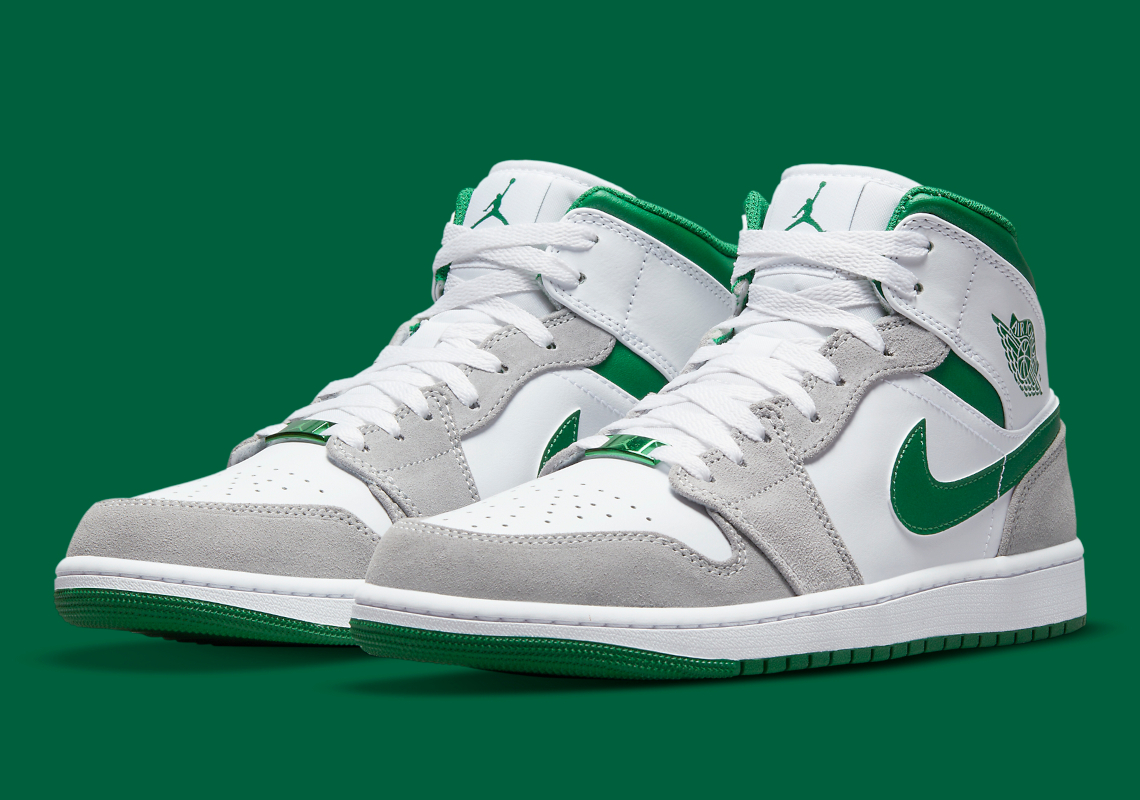 Felicitaspadma1's tweet photo. Air Jordan 1 Mid
Release Date: Nov 17th, 2021 (Wednesday)
Color: White/Light Smoke Grey/Pine Green
Mens: $130
Style Code: DC7294-103
https://t.co/AM8ejhzywF https://t.co/M4fBpQSBH4