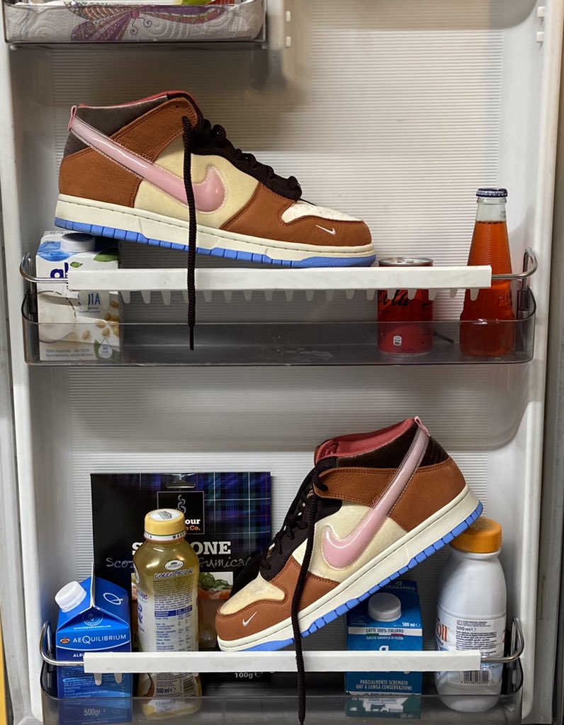 Denci95's tweet photo. Could you pass me some milk? 🥛🍫
🟤🟠: @thesocialstatus x @nike Dunk Mid “Free Lunch Chocolate Milk” 🧡🤎
-
-
-
#nike #nikedunk #dunkmid #socialstatus #collab #collaboration #sneakers #sneakerfreaker #sneakerhead #sneakersaddict #sneakerporn #hskicks #highsnobiety https://t.co/8ZvoBGTc17