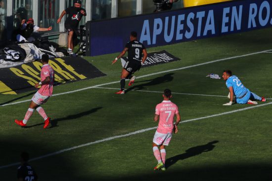 painealbito's tweet photo. hicieron viajar a sus jugadores sabiendo que estaban con síntomas, intentaron ocultar un caso haciéndolo pasar por una lesión muscular, se pasaron los protocolos por el pico, y aún así, tratan a los demás de llorones?, les pediría dignidad, pero la perdieron acá, mafiosos culiaos https://t.co/ge9agsJJnj