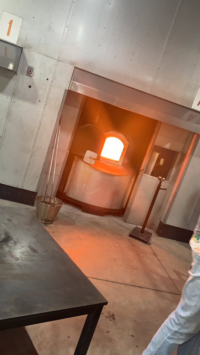 DariusMckinney9's tweet photo. Hot hot glass https://t.co/qlWWAk44mz