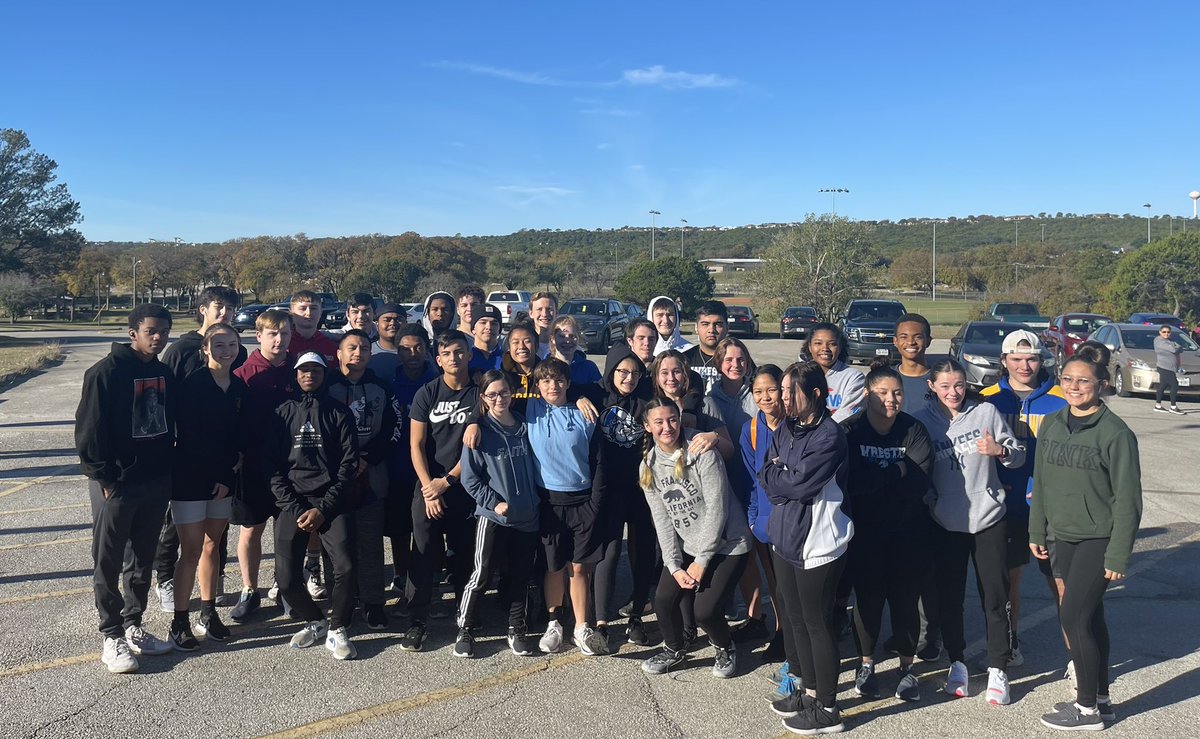CCHSWRESTLING21's tweet photo. Getting that 10 mile run in. Thank you to everyone that sponsored and to our parents that provided food/snacks. https://t.co/KPBwrwkbY0