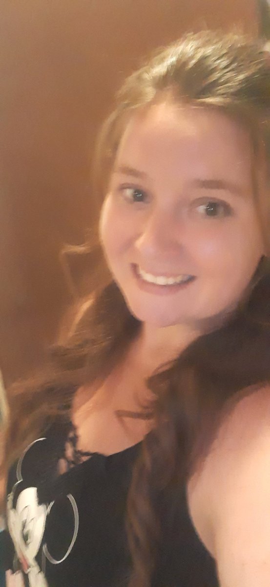 starnicole0216's tweet photo. Someone asked for a selfie to see me so here I am https://t.co/hzwzChTMMJ