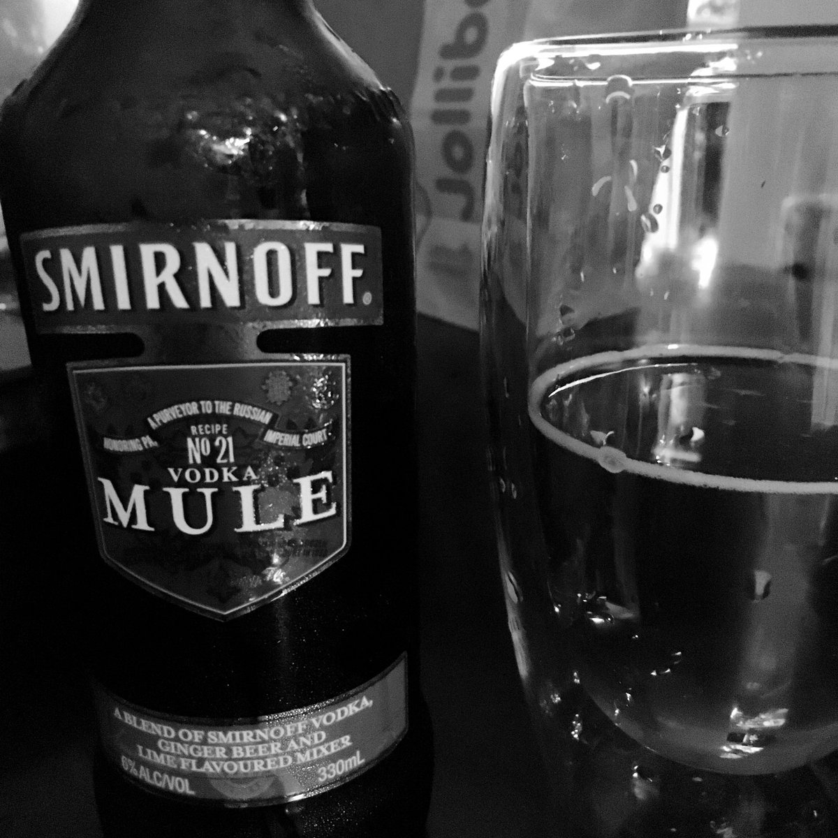 HungryBlinkeu's tweet photo. Liquid courage 😂  #ermispace https://t.co/MqPW272VRO