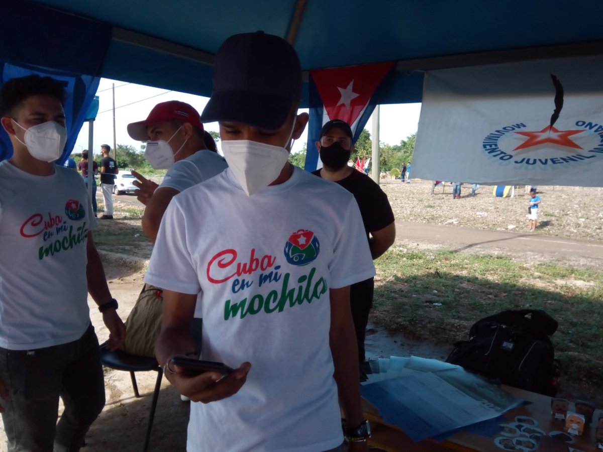 Integ812's tweet photo. En #Berroa amaneció temprano y el movimiento @JuvenilMartiano ha traido a la  comunidad proyectos como #CubaEnMiMochila y #HonrarHonra @mjmartiano_UH https://t.co/K7HNkgDGPR