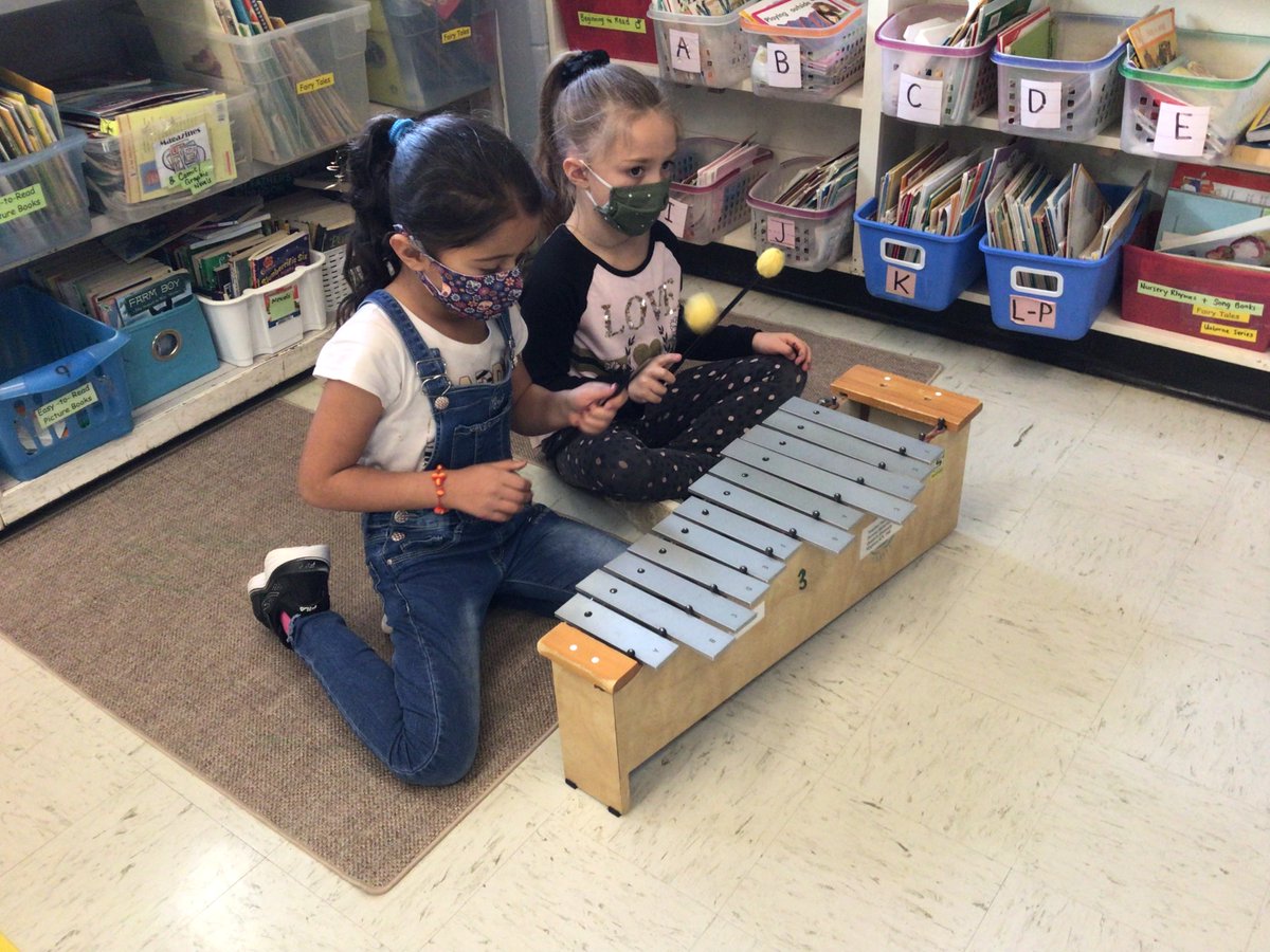 MrsBeardall's tweet photo. Thank you to Ms. Lazar for teaching us about musical instruments! On Friday, the students investigated xylophones and practised playing notes in preparation for learning to play a song! https://t.co/fqwIuP3bza