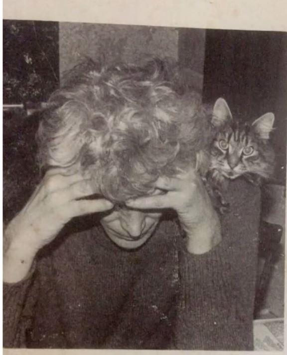 pamplemoussepam's tweet photo. @mark_hailwood excellent #catademic work today. E.P Thompson and his cat (who share a haircut I see) #DSN10 https://t.co/mUV5P9I1Sh