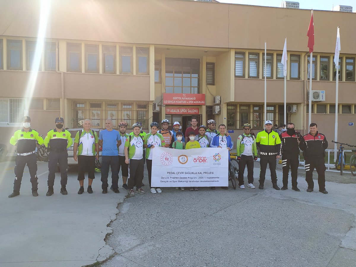 GSB_Hatay's tweet photo. Gençlik ve Spor Bakanlığı Gençlik Projeleri Destek Programı tarafından  desteklenen ‘’Pedal Çevir Sağlıkla Kal’’ Projesi etkinliklerinden biri olan Bisiklet turu ile Erzin Burnaz Sahil Temizliği gerçekleşmiştir. https://t.co/HpODj9P1zg