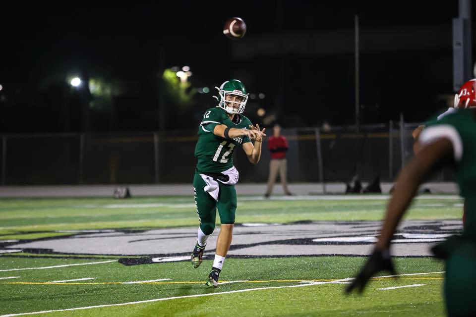 Hunter_Turner12's tweet photo. 17-20 last night 279 yards passing🤟🏽 Couldn’t do it without my playmakers and O-line💚 @MHSdogsfootball @CoachS_Hughes @coachpannucci @twads2022 @black_kody @FrankSantiago89 @alves_devin @DawsonKloos @jalenclarke5_ @Coach_Kintigh #bettertogether https://t.co/96xzMlnobx