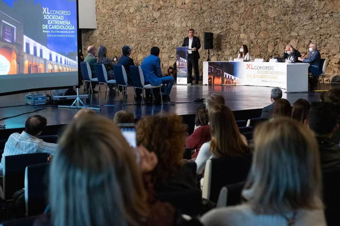 Junta_Ex's tweet photo. ⏩ @GFVara defiende que la #Sanidad tenga el apoyo presupuestario “necesario y suficiente” para garantizar la igualdad de oportunidades a la ciudadanía
📍XL Congreso de Cardiología, organizado por la Asociación Sociedad Extremeña de Cardiología #ASEXC https://t.co/CiZZIp5DO0 https://t.co/6jOMLxXxo0