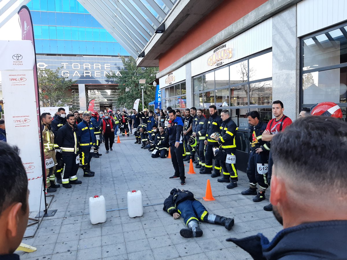 #motorarjona 
Fiesta popular en la Carrera Vertical Torre Garena organizada por La Cruz Roja, patrocinada por Toyota Motor Arjona #corredordelhenaresnorte