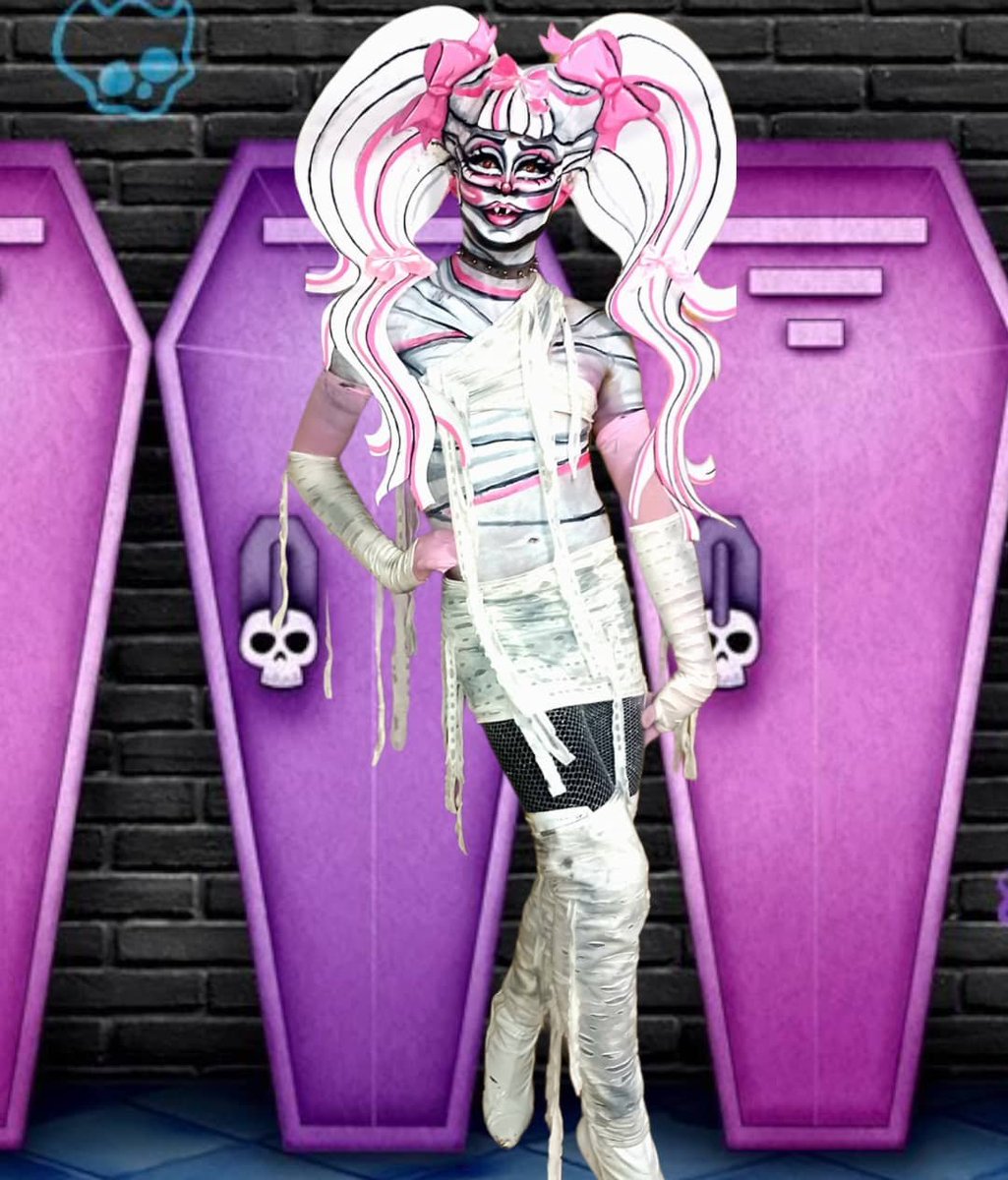 TheLuckyStarzzz's tweet photo. My take on a grown up Tanis The Mummy from "Scooby Doo and the Ghoul School", I feel like she would attend Monster High ๐๐๐ & a little throwback to my Abbey Bominable look
#monsterhigh
#dragqueen #dragmakeup #art #makeup #mua #cosplay #monsterhighdoll #monsterhighmakeup #mua https://t.co/xjUbHl9xnn