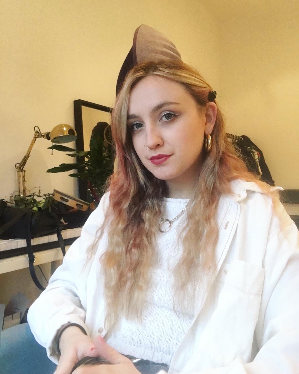 Southampton! Coming to play some tunes for you tonight at The Stage Door in the City Centre. 

Joining the lovely <a href="/Tenderlore/">Tenderlore</a> and <a href="/CatElizaT/">Cat Eliza Tarrant</a> 💫🌸

Stage time 8pm - can grab tickets on the door! Wooo I’ve missed the stage