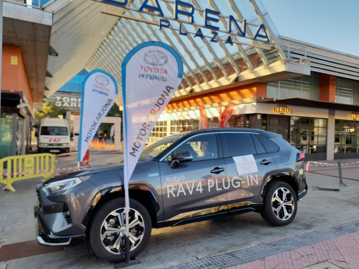 MotorArjona's tweet photo. #motorarjona 
Fiesta popular en la Carrera Vertical Torre Garena organizada por La Cruz Roja, patrocinada por Toyota Motor Arjona #corredordelhenaresnorte https://t.co/2FwMwnCo0y