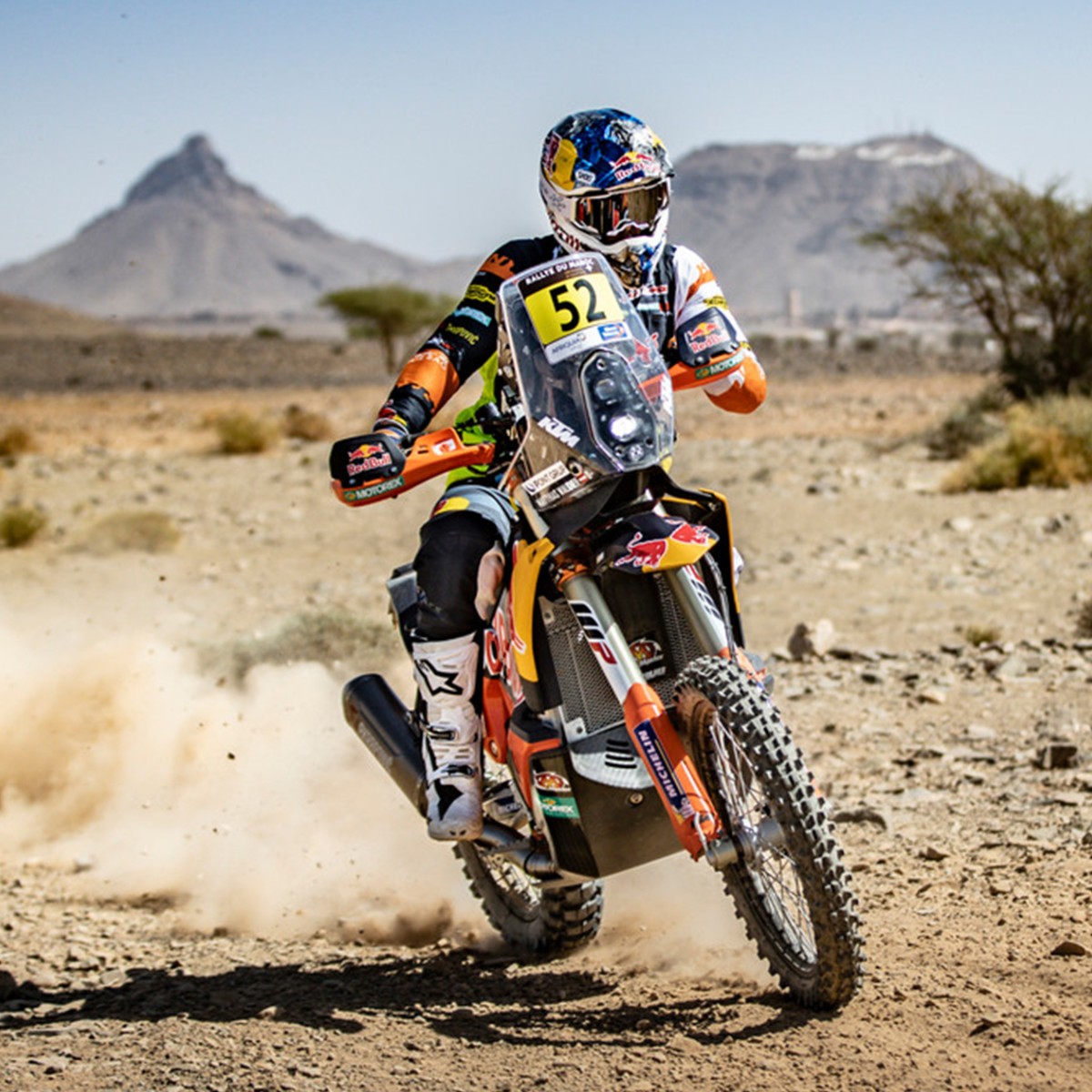 KTM_UK's tweet image. #KTMBlog - On his way to this year's FIM Cross-Country Rallies World Champion title, Matthias Walkner raced through a number of countries, through diverse terrain from dense forest to wide-open desert dunes. Click fal.cn/3jOko for more.

#KTM #ReadyToRace #Rally