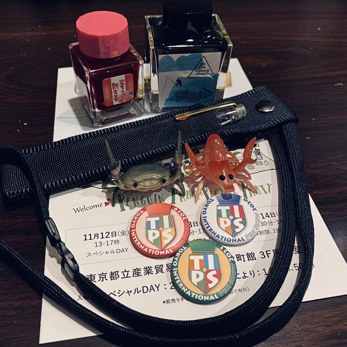 oyamun's tweet photo. 東京インターナショナルペンショー2021。今年は時間が無くて戦利品も少なめ。来年はゆっくりしたいなぁ。 #TIPS #TIPS2021 #tokyopenshow2021 #あたぼうステーショナリー #ペネック #アーニトル #石丸文行堂 #岩下の新生姜 #インク #万年筆 https://t.co/AVliAAWEa7