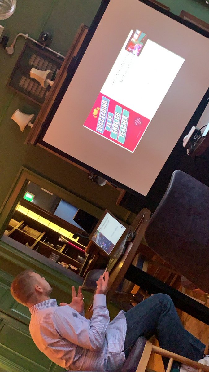 zssnas's tweet image. ‘Adjectives are great, but they are also our enemy.’ ‘Google is your answer for cliches’ ‘Even Dickens doesn’t describe the grass as green’ ‘Students don’t naturally create these word combinations’ The wisdom keeps coming! Superb session on syntax by @Xris32 #SuccessinEnglish