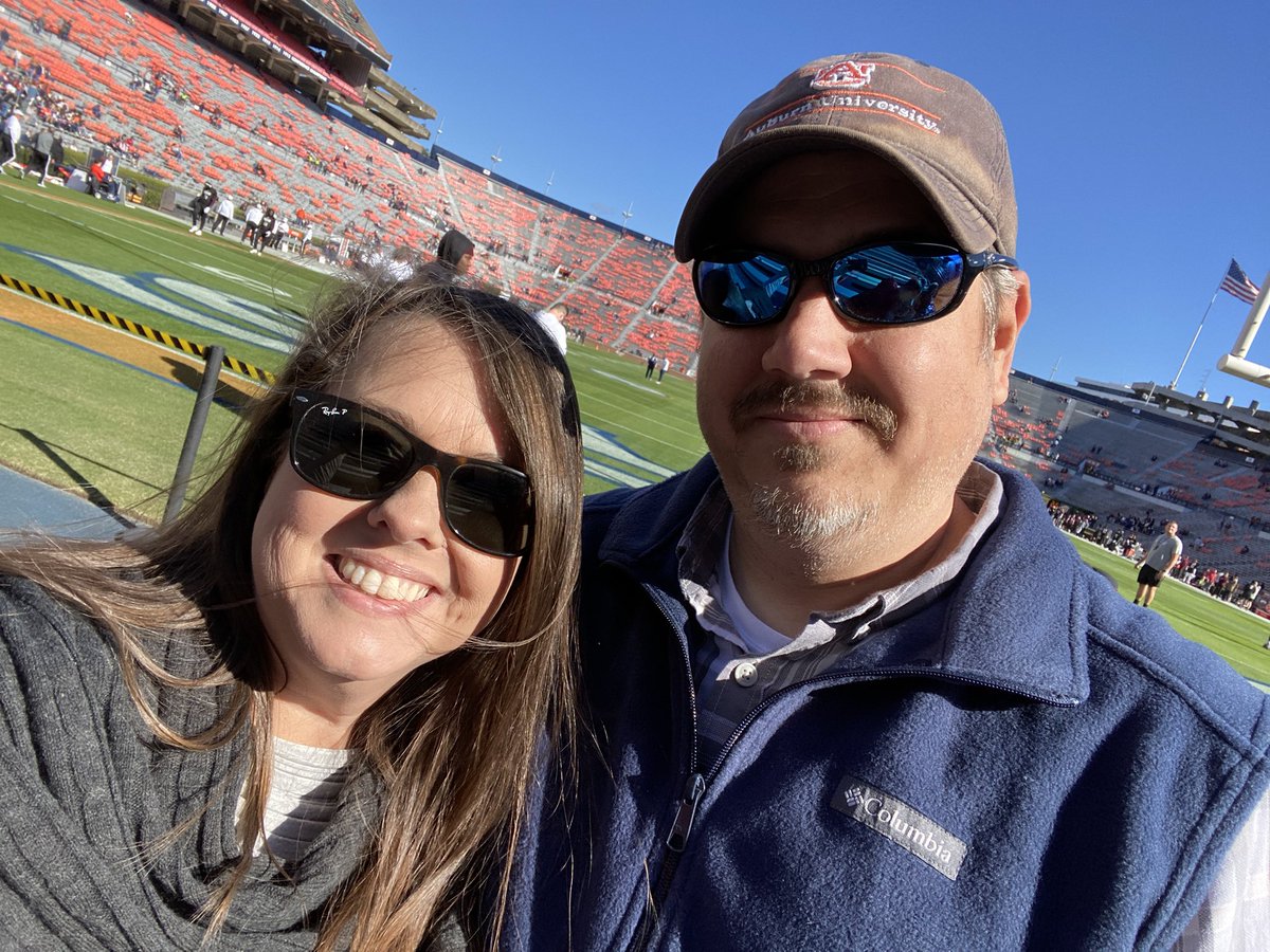 EvaFaircloth's tweet photo. Spending the day on the loveliest village on The Plains! #WarEagle https://t.co/uooEZafUri