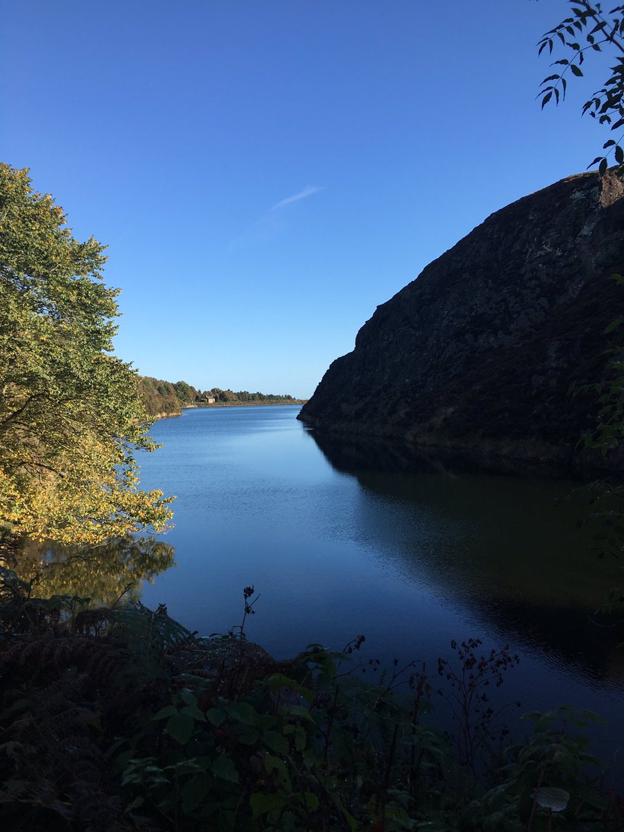 SarahDave's tweet photo. Torduff Reservoir .. beautiful #Edinburgh https://t.co/cq5YHdfcnB