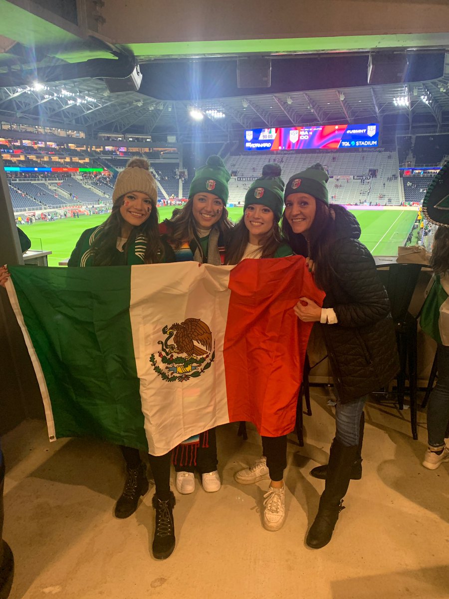 ascheri2012's tweet photo. Mexico Lindo y Querido @miseleccionmx @yosoy8a @cincinnatisimo @TQLStadium @ascheri2012 #MexicoVsUSA #FIFA22 #EliminatoriasQatar2022 https://t.co/CKXXOh5HI3