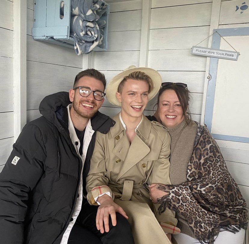 Ronan Parke tweet media