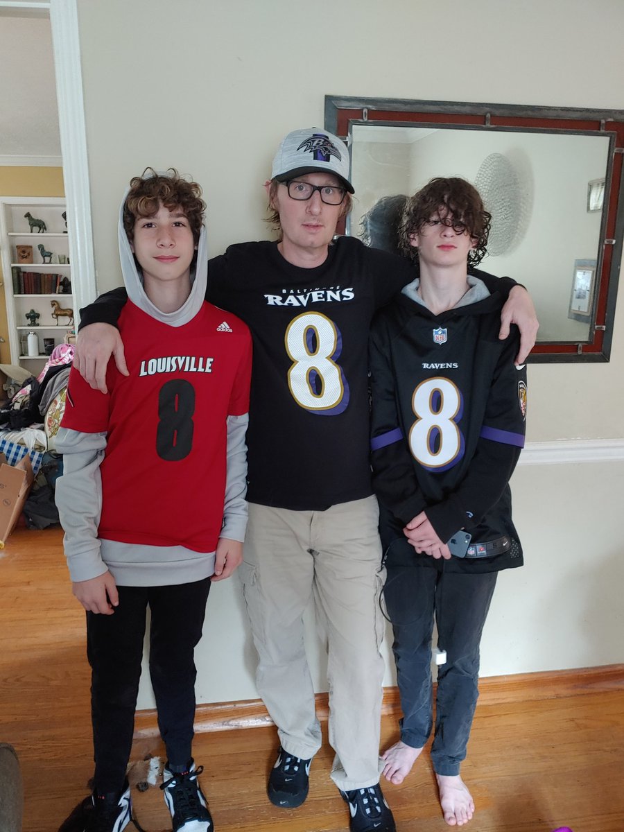 Happy <a href="/Lj_era8/">Lamar Jackson</a> Day!!! Welcome back to the 'Ville too man!! Let's go Cards!! Get this win for Lamar!! 💪💪💪
#GoCards #BeatSyracuse 
❤️🖤❤️🖤❤️🖤