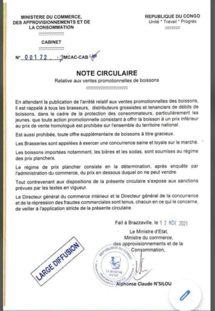 Eyebana's tweet photo. Comme les internautes passent leur temps à critiquer les promotions sur les bières, le ministre Alphonse Nsilou vient de les interdire.
Demain au Ngoulou Mako de #Diata, on paiera la Ngok au prix normal... Vous aimez trop critiquer les choses sur Facebook. 🚶🏿♂️🚶🏿♂️🚶🏿♂️ https://t.co/iWGGwvBVze