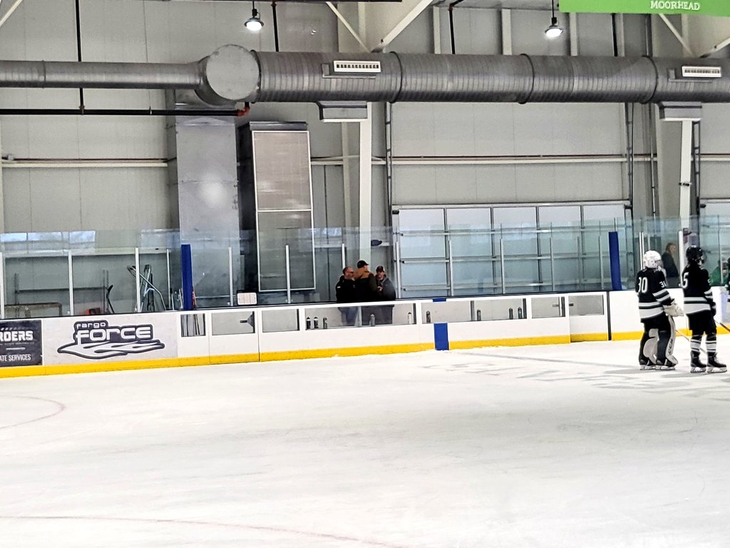 dblueproseed's tweet photo. I'm digging the St. Paul Civic Center vibe. #clearboards #section214 https://t.co/p3MJZnjhk7