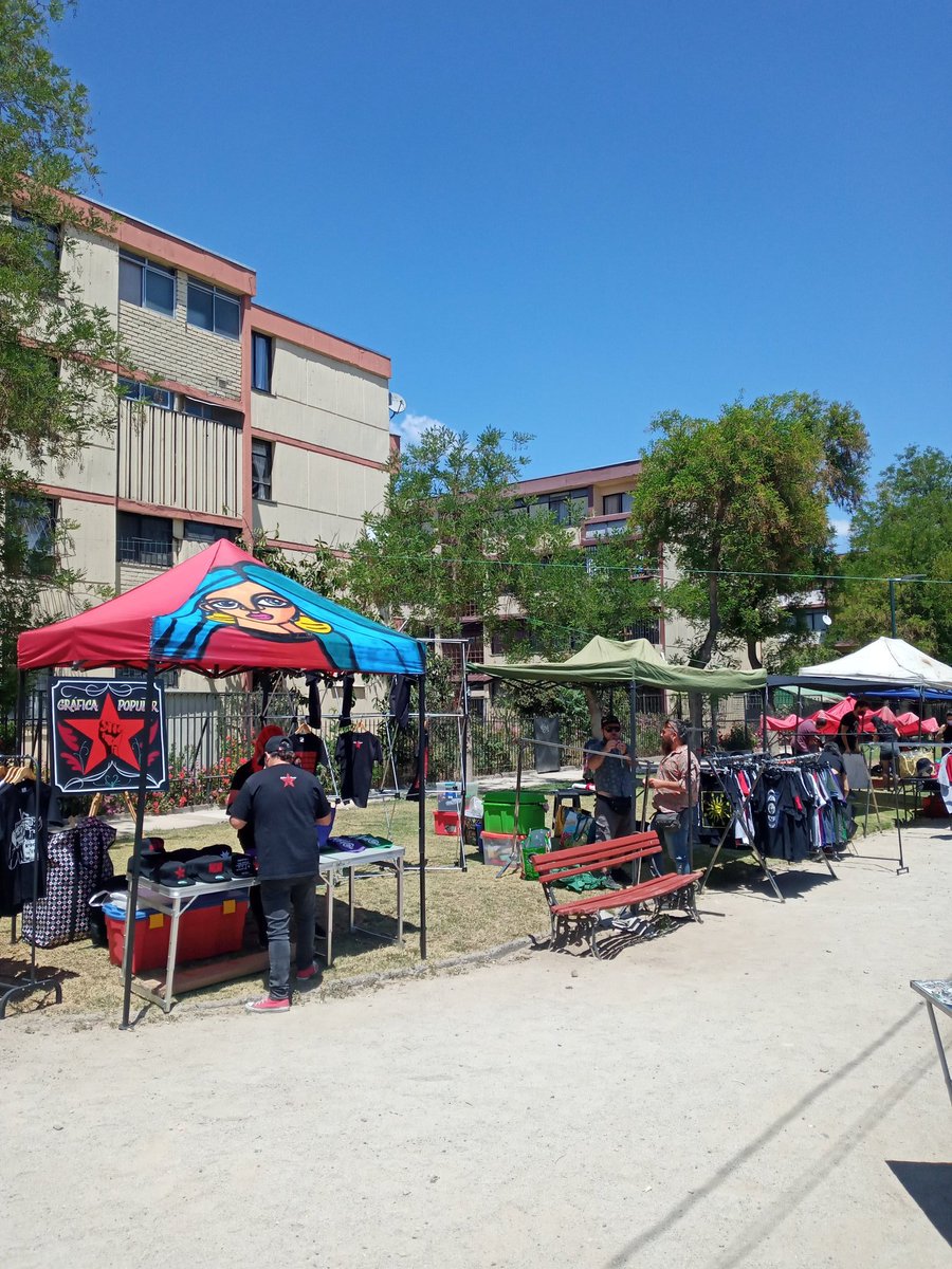 GolTriste's tweet photo. Ya estamos instalados en la Villa Olímpica festejando su aniversario N⁰59. En Avenida Grecia con Salvador, atrás del Unimarc. Estaremos hasta las 22.00hrs. #ProyectoCatarsis, #ElDeportistaMartir, #AunqueNosDigan, #91ElLibro. https://t.co/vPlRHWEEYj