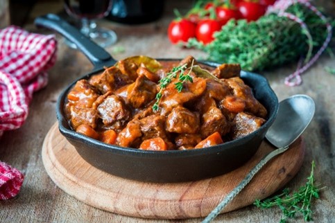 TimelyFood_'s tweet photo. Fancy some boeuf bourguignon?
#boeufbourguignon #frenchfood #frenchcuisine #frenchdish #timelyfood #stew #redwine #beef #vegetables https://t.co/2uTHYH9N13