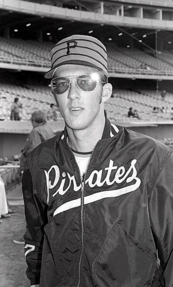 MadlockTekulve's tweet photo. Kent Tekulve, 1976 @Pirates #WarmupJacket https://t.co/lyTYFHmLfj