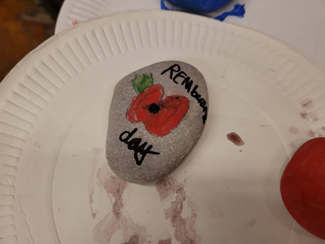 1stbeckenham's tweet photo. This Tuesday, the Cubs commemorated Remembrance Day. As part of the evening they decorated stones with poppies and messages. We also learnt about the contribution of Scouts to the war effort and decoded a message sent via semaphore. https://t.co/erqKrxNs1b