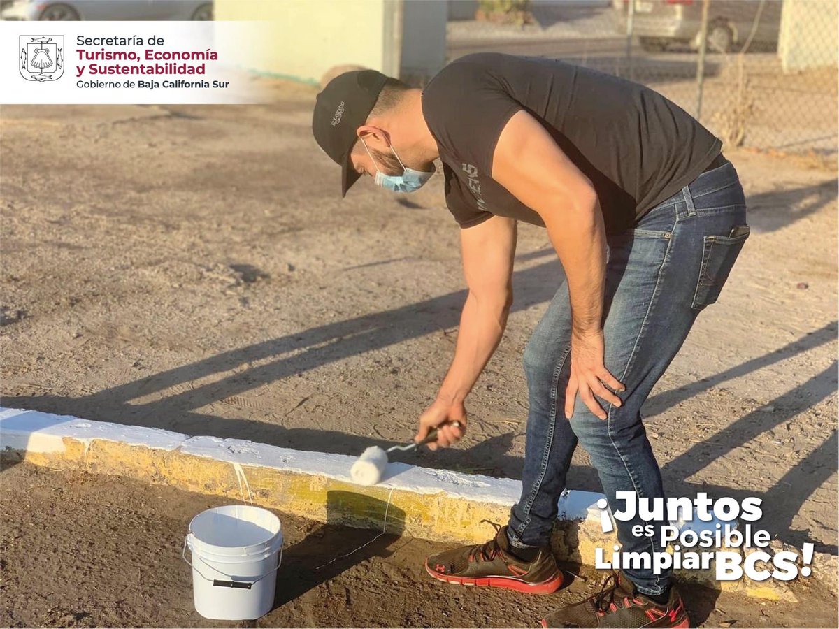 SECTURBCS's tweet photo. ¡Estamos en jornada de limpieza en nuestra ciudad! 

En J. Mújica, de Misioneros Combonianos a Libramiento Daniel Roldán, realizamos acciones de barrido, deshierbe y pintado de guarniciones. ¡Gracias equipo SETUES! 👏#JuntosEsPosibleLimpiarLaPaz #SETUES https://t.co/NNyGPXDcZm